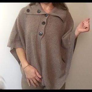 Tan Gap Poncho